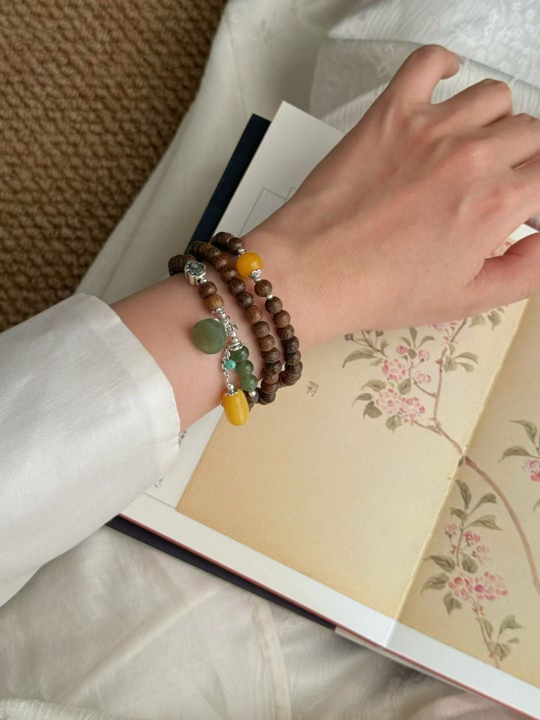 【林中采莲】沉香手串 Agarwood bracelet