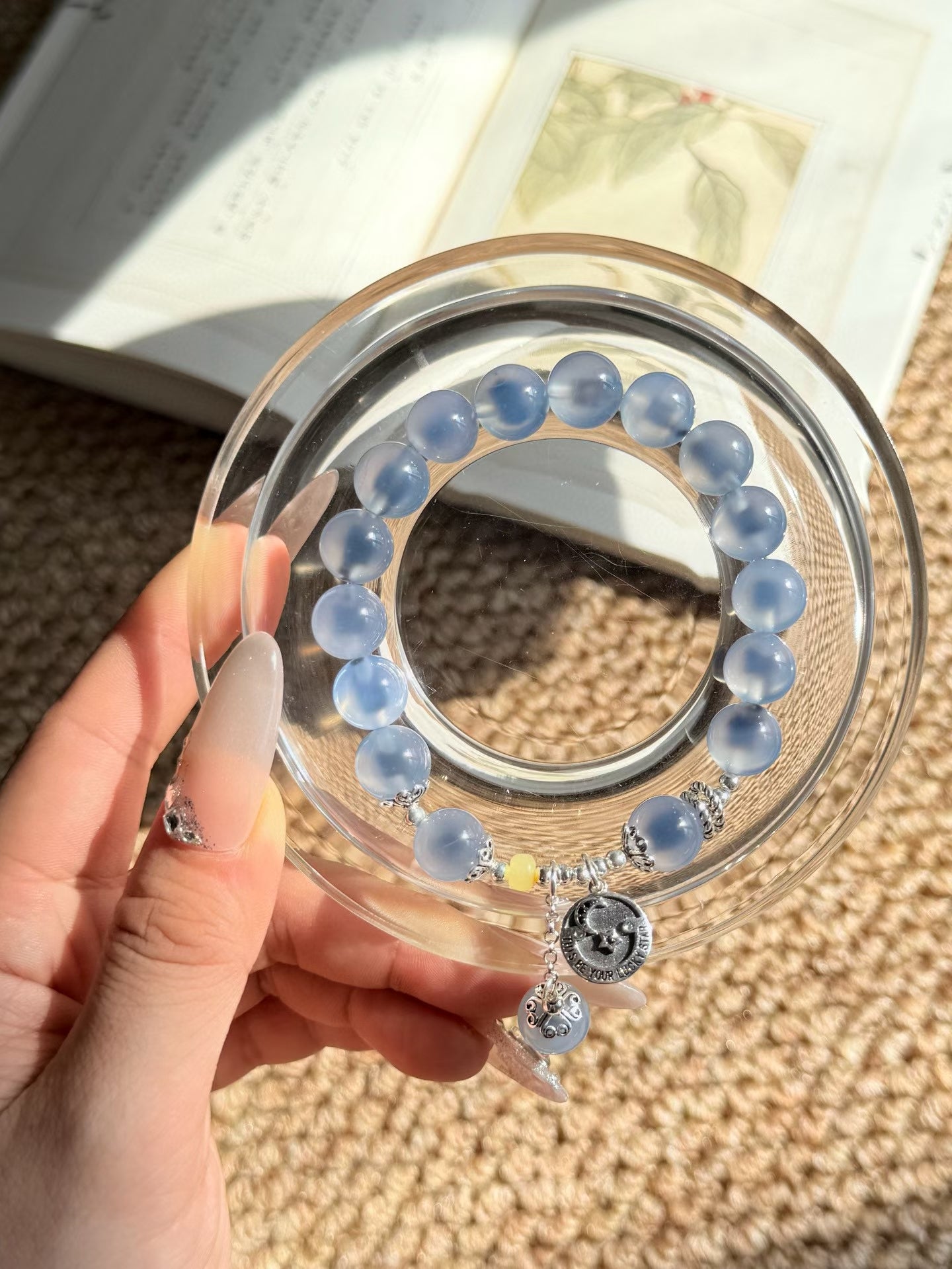 romance of wearing the "sea" 天然蓝色溏心玛瑙手串 natural blue chalcedon bracelet